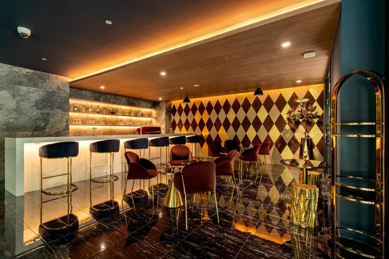 Thaya Hotel Bangkok Exteriör bild