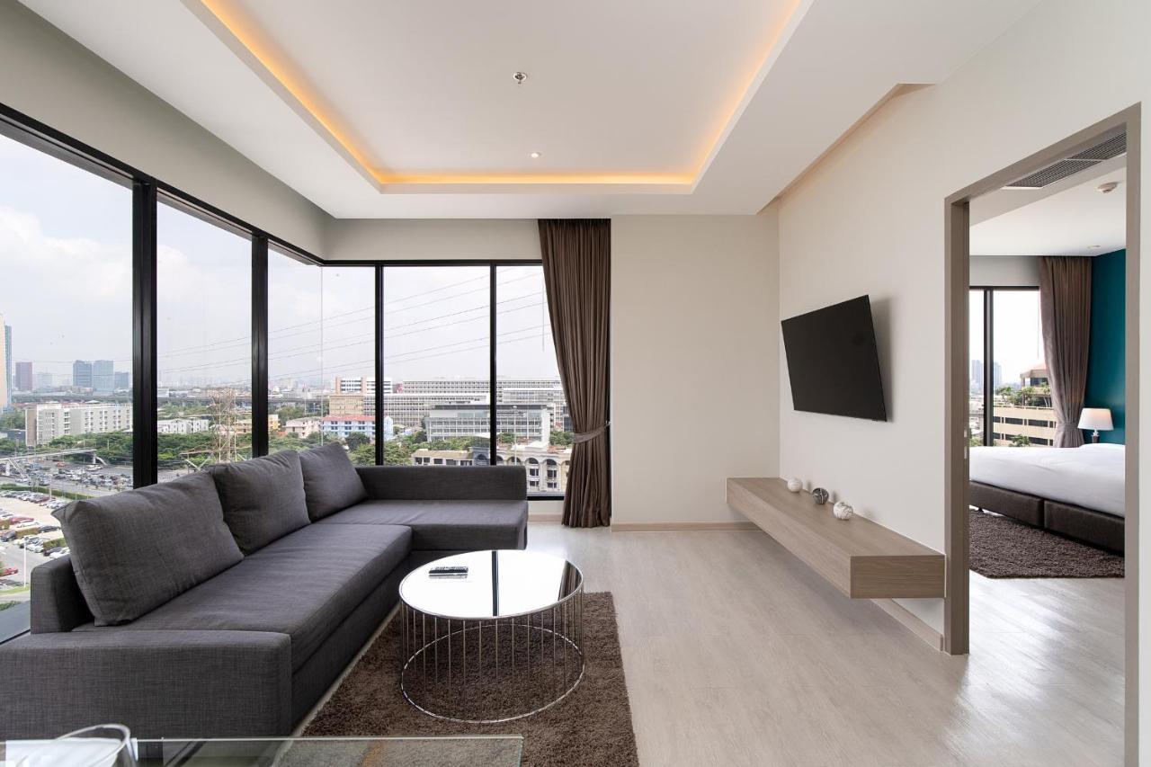 Thaya Hotel Bangkok Exteriör bild