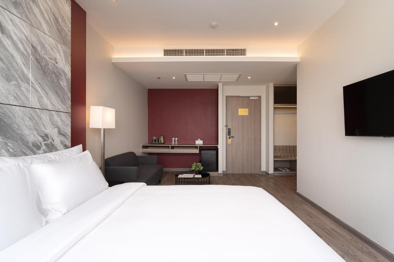 Thaya Hotel Bangkok Exteriör bild