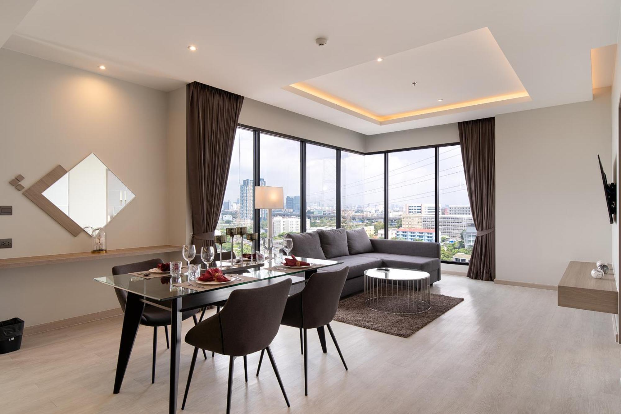 Thaya Hotel Bangkok Exteriör bild