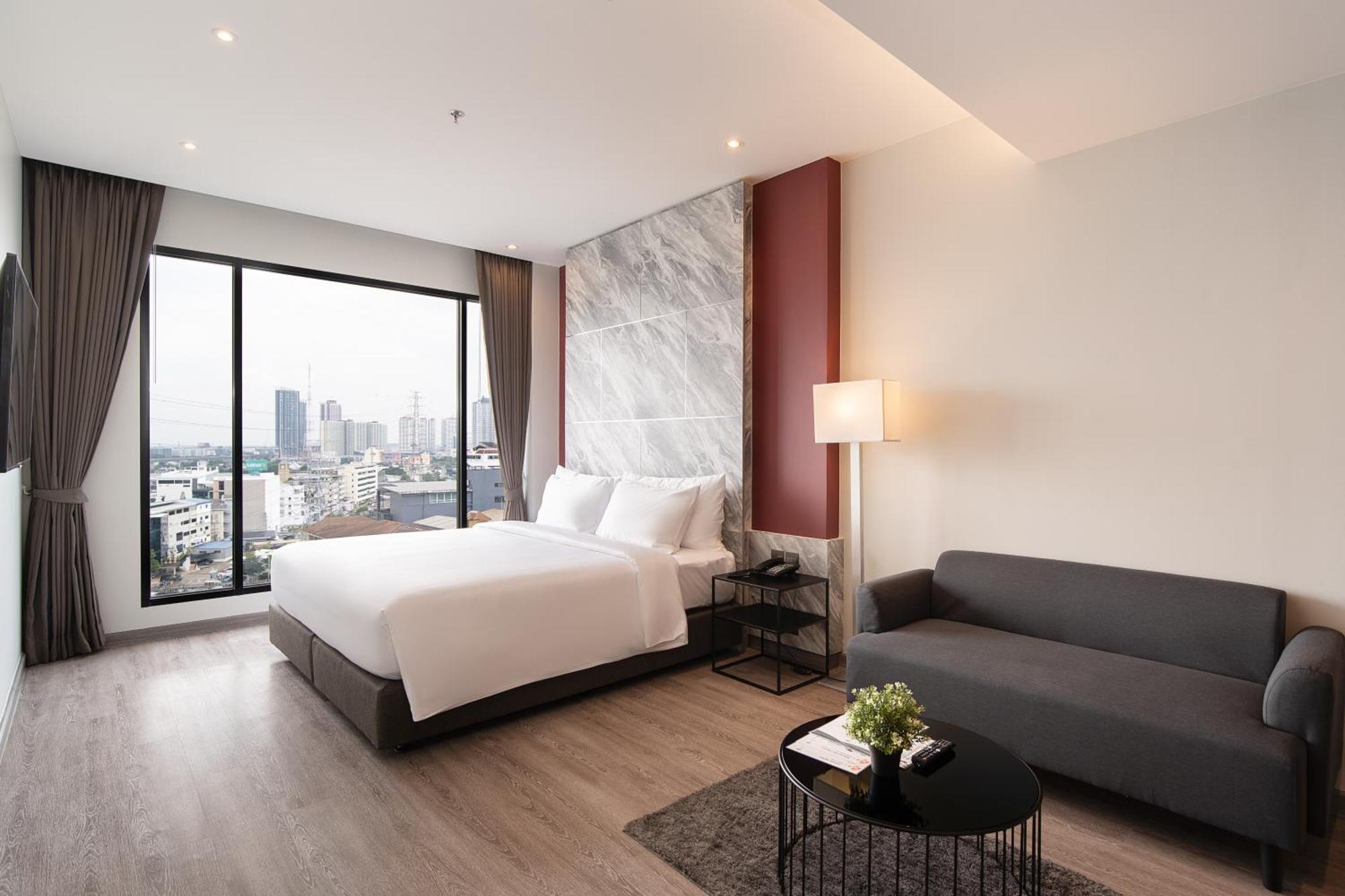 Thaya Hotel Bangkok Exteriör bild