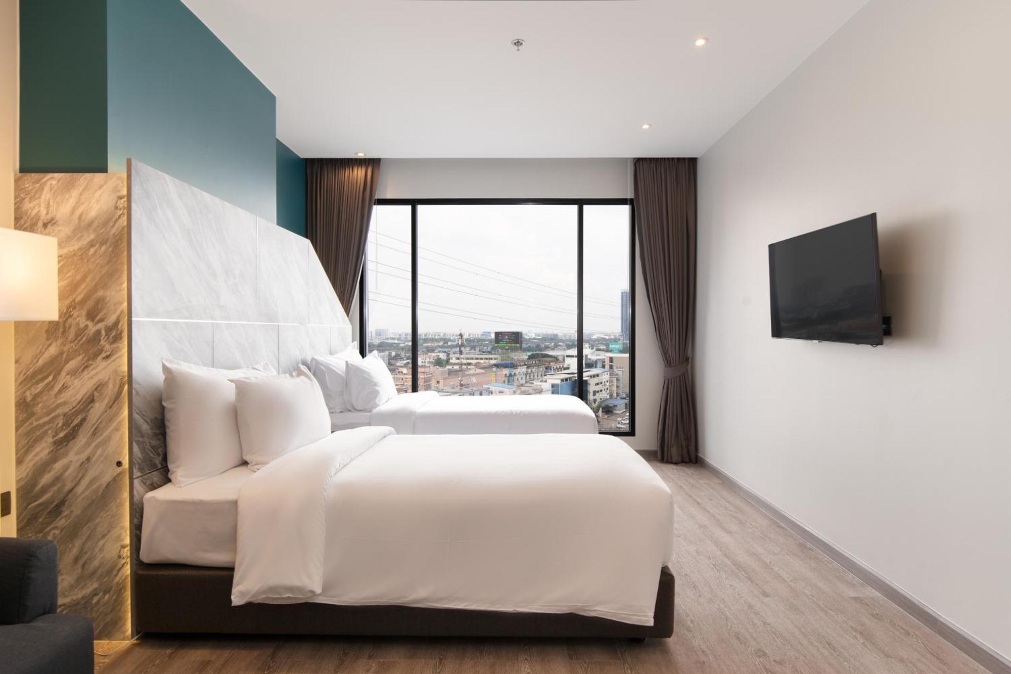 Thaya Hotel Bangkok Exteriör bild
