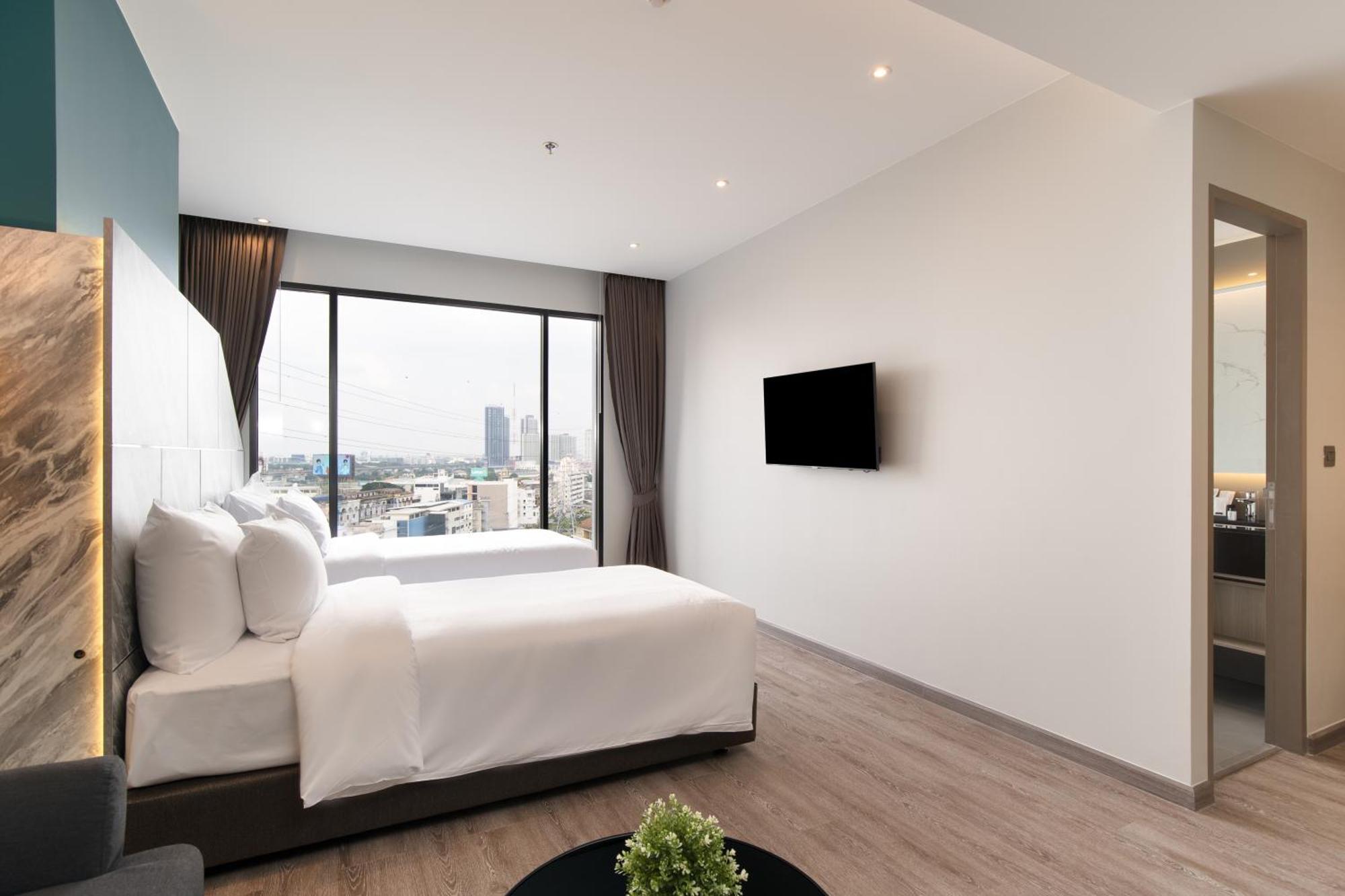 Thaya Hotel Bangkok Exteriör bild