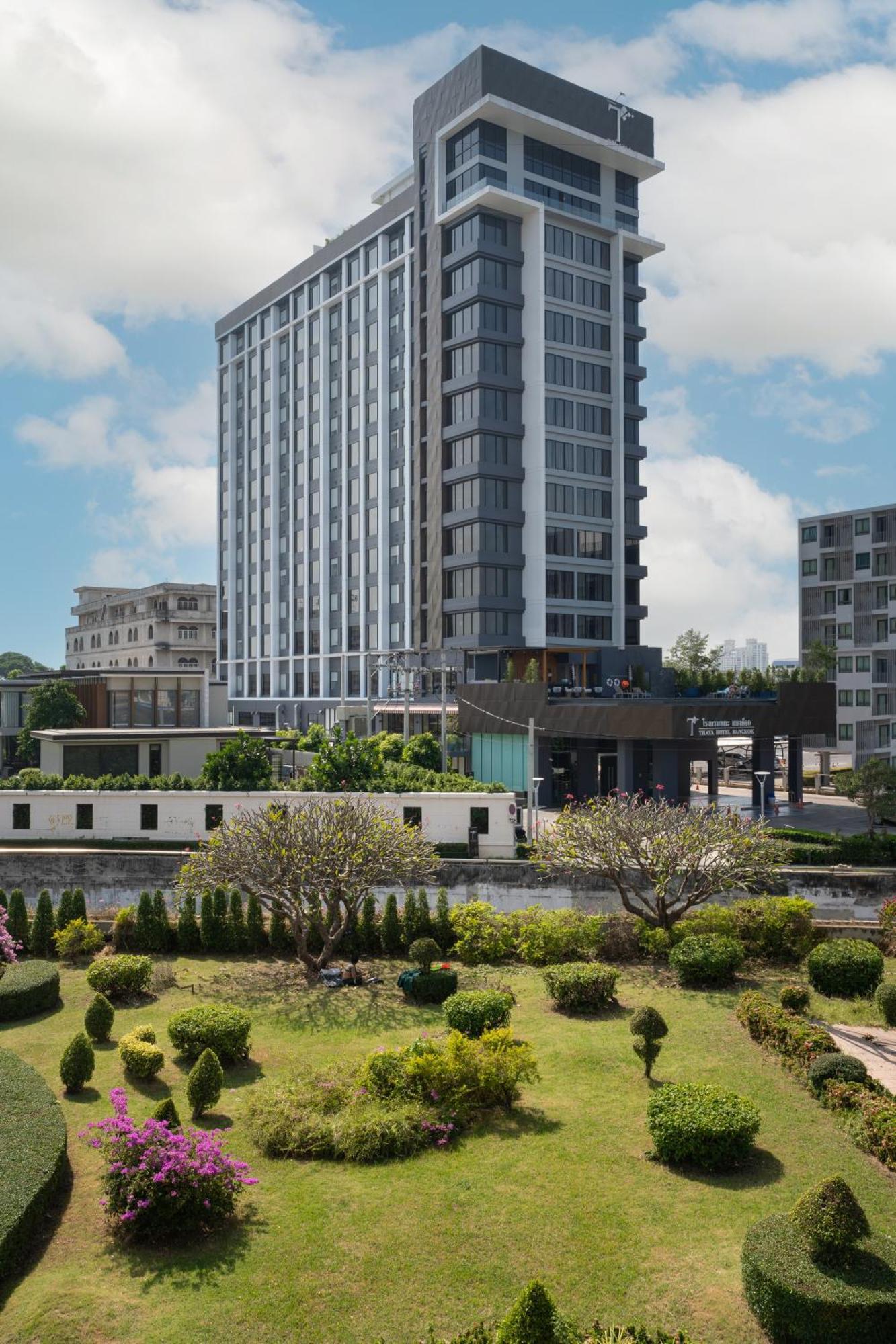 Thaya Hotel Bangkok Exteriör bild