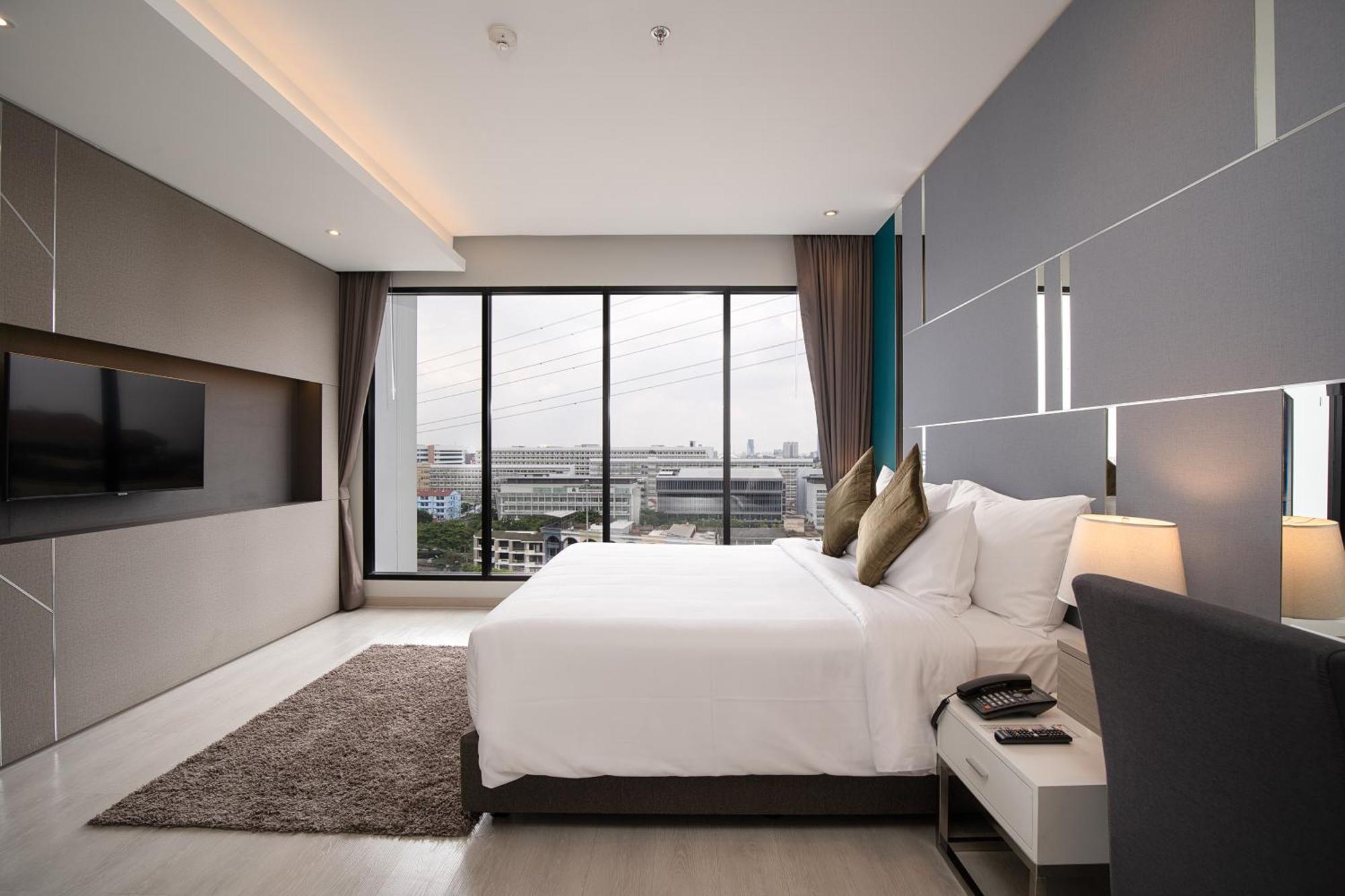 Thaya Hotel Bangkok Exteriör bild